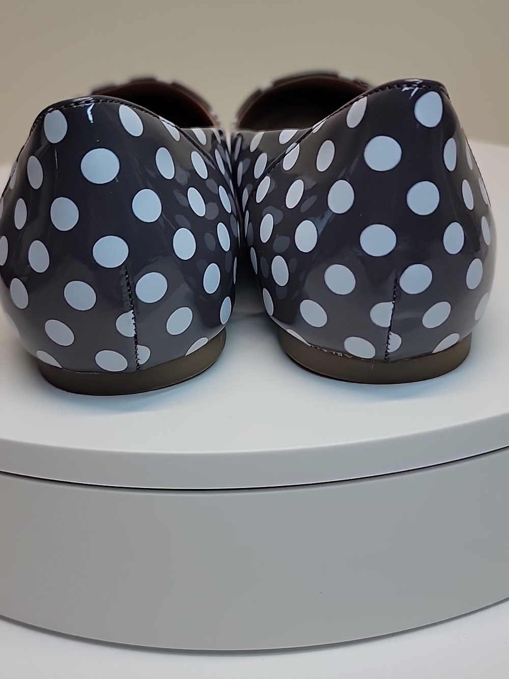 Journee Collection Gray Polka Dot Ballet Flats NEW - Picture 8 of 11